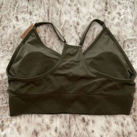 Victoria’s Secret Sports Bra Olive Green Gorgeous & Super COMFY VS Bra NEW - Picture 5 of 8